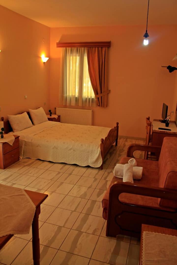 Guesthouse Bizani Neo Mpizani Cameră foto